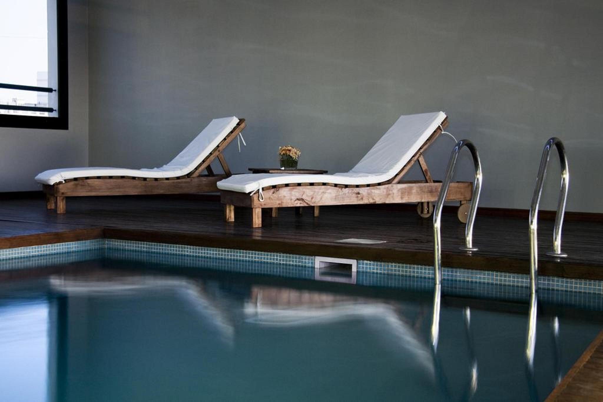 Apartahotel Monserrat 4*