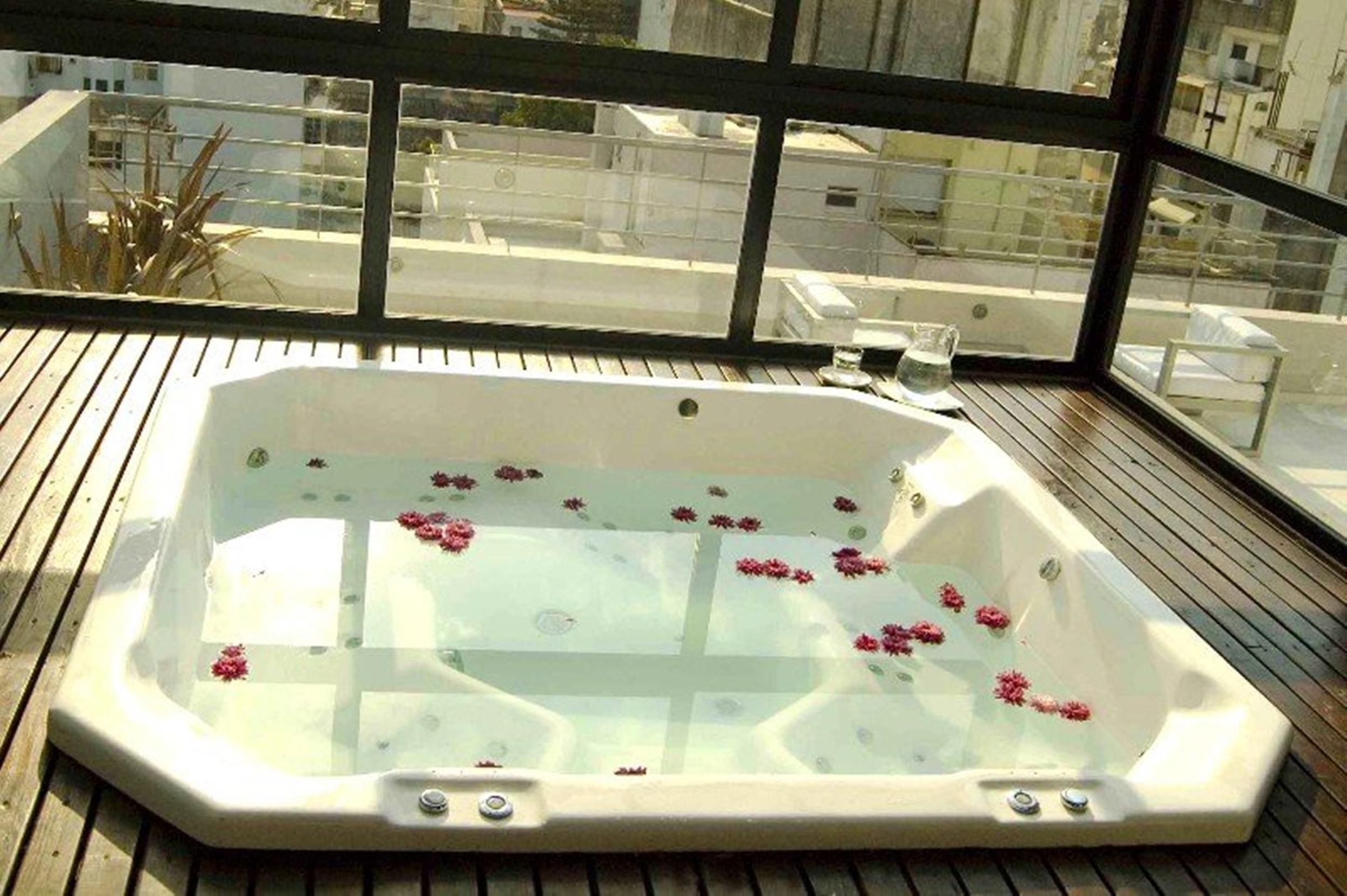 Monserrat Apartahotel 4*